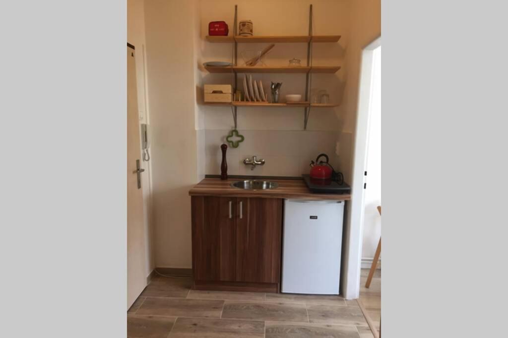 A Cosy Studio In The City Centre 브라티슬라바 외부 사진